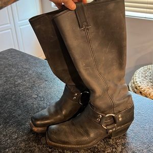 Frye Womens 8 M tall harness boot